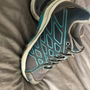 North face hiking tennis shoe